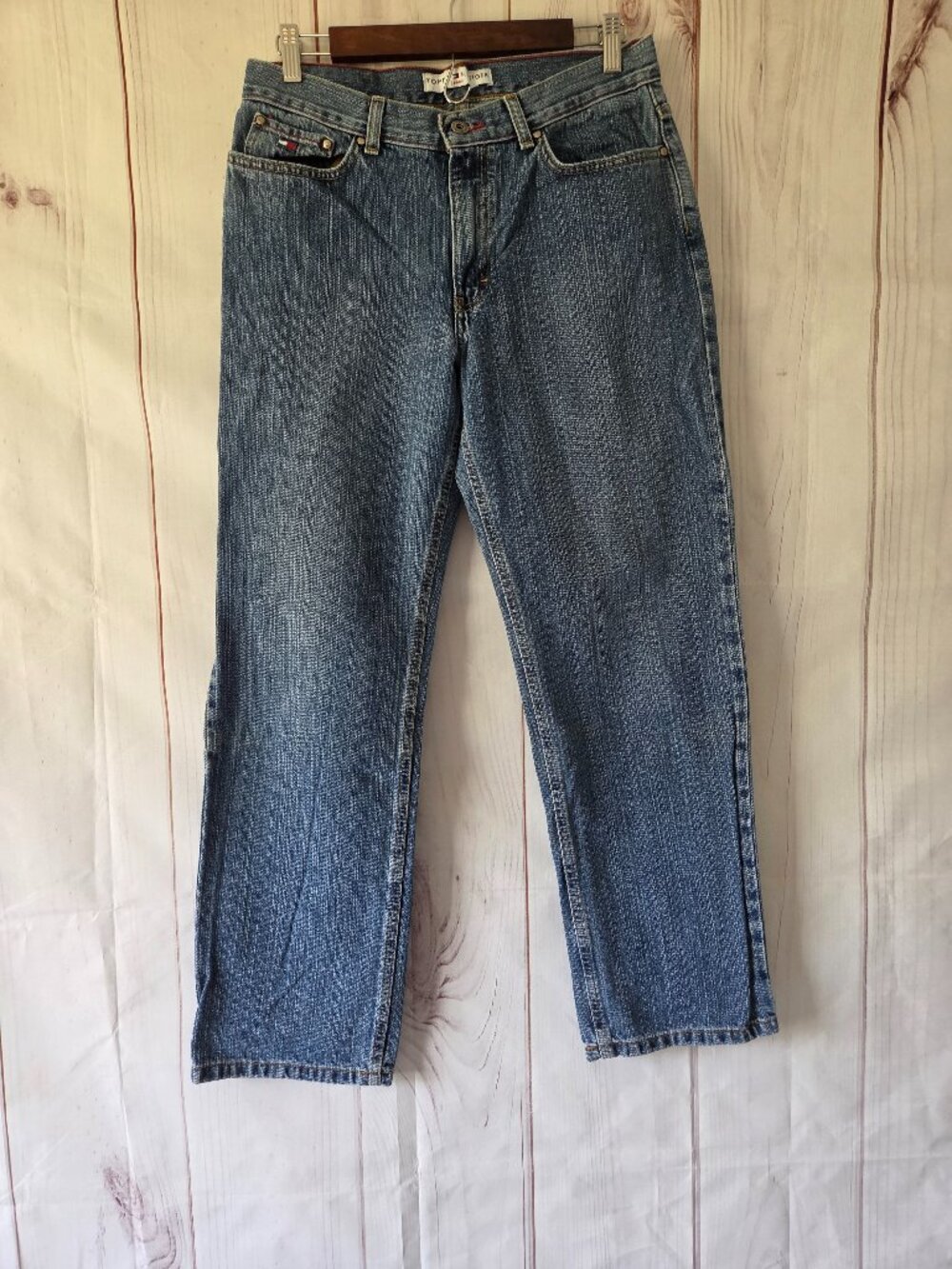 Tommy Hilfiger Jeans, Vintage Women’s 8, Mid-rise, medium wash denim jeans 90s
